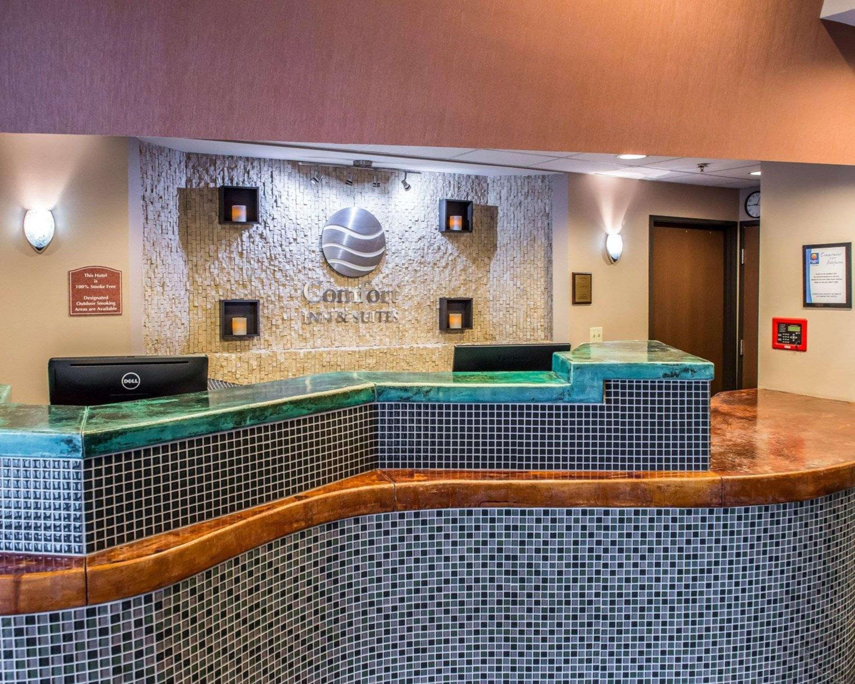 Hometowne Studios & Suites Вашингтон Экстерьер фото